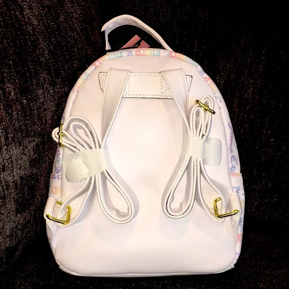 Cute Backpack 👀 - Picture 2 of 4